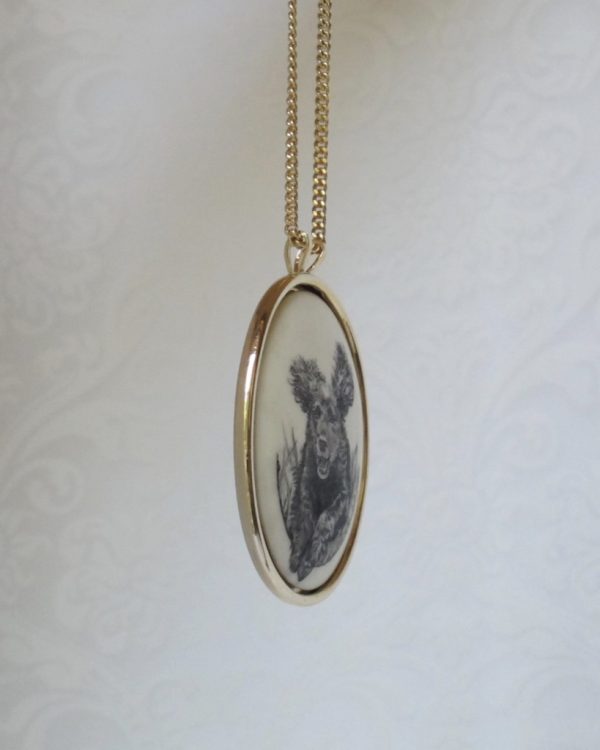 DOG SIDE VIEW SPANIEL DOG LEAPING