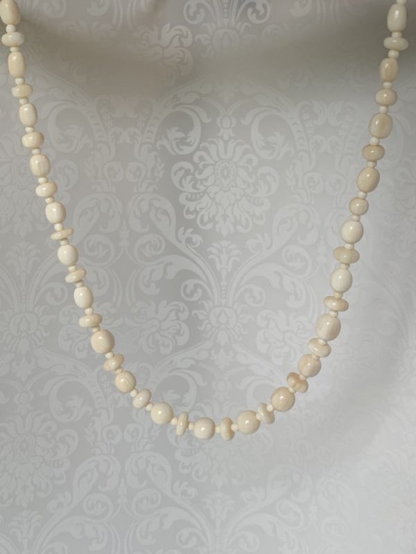 Oval and round beads