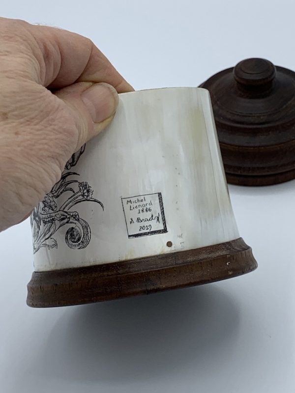 Cartouche on tobacco box