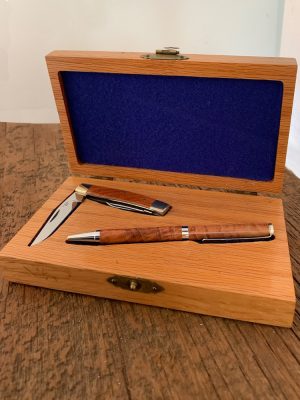 small folding knife with matching pen, gift boxed
