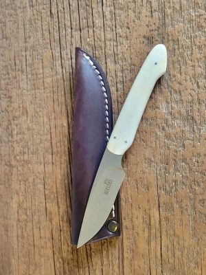 Hunter style knife with sheath